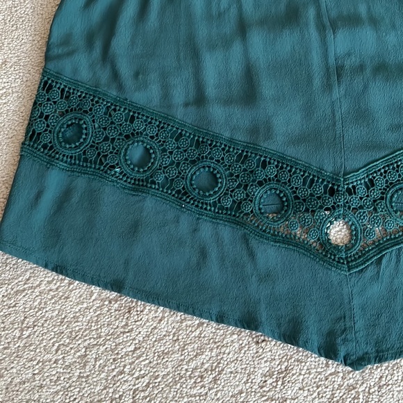 Astr Tank Shirt. Green size Medium. - Picture 4 of 7